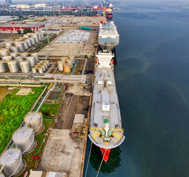  中东能源设施连续遭遇打击，全球油气市场剧烈波动；油价显著攀升，欧洲气价快速上涨。 股票财经 中东能源设施连续遭遇打击，全球油气市场剧烈波动；油价显著攀升，欧洲气价快速上涨。 股票财经