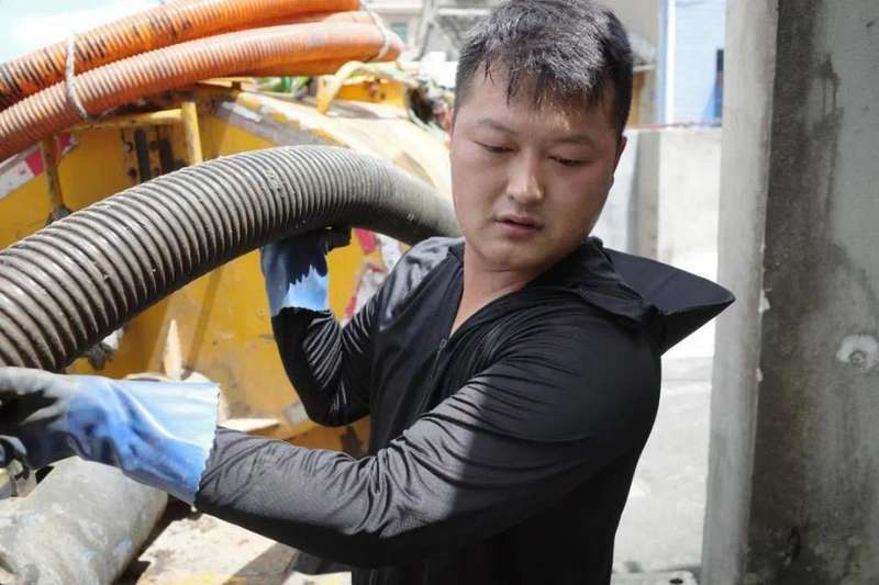  职业偏见与自我认同：如何重构社会评价体系下的幸福感？ 情感心理