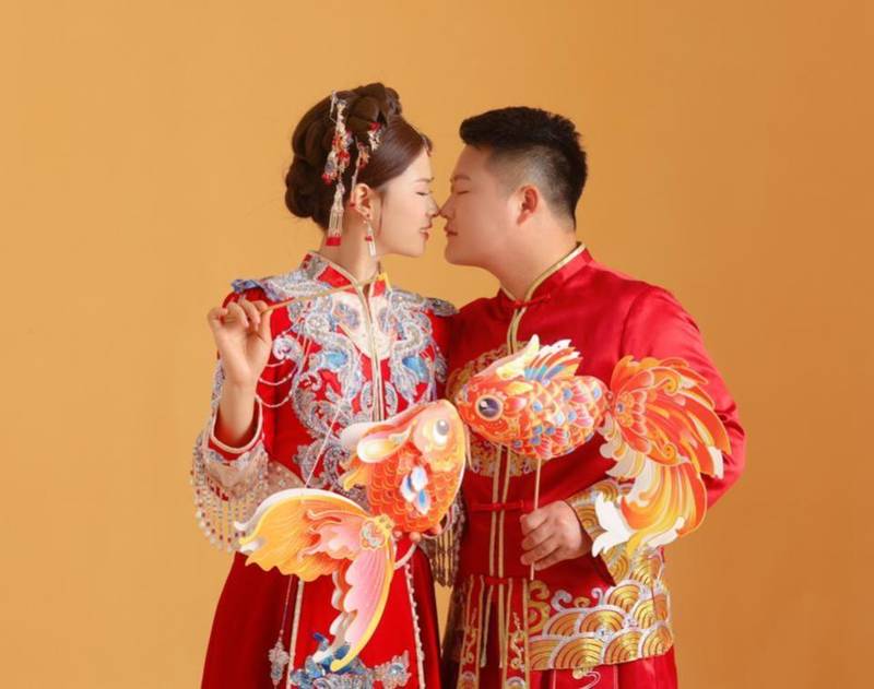  职业偏见与自我认同：如何重构社会评价体系下的幸福感？ 情感心理