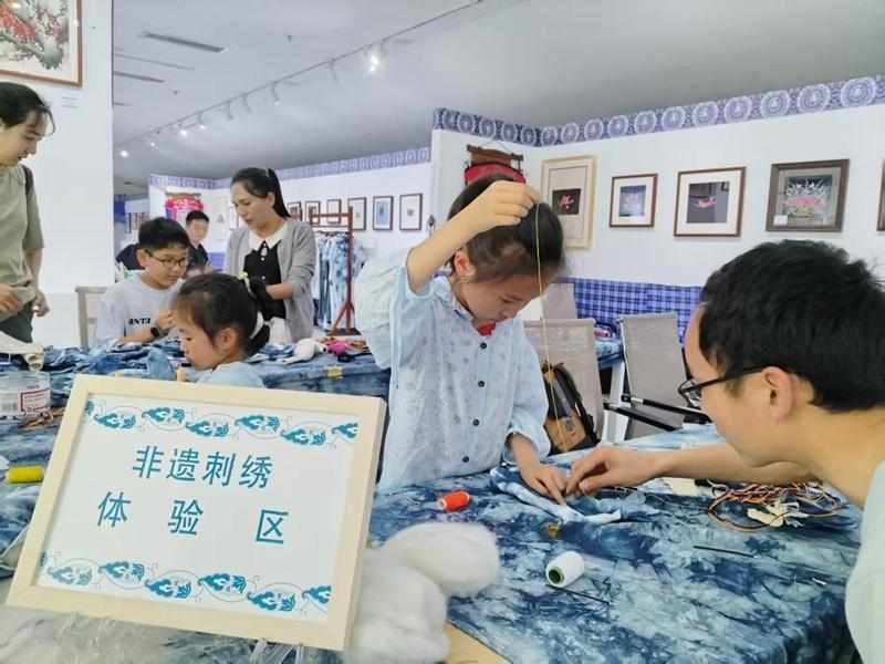  当针线穿过时光：一位外婆眼中的非遗传承之美 情感心理