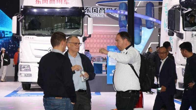 腰斩的卖地收入与坚守的民生温度：一个中部省份的财政选择 新闻 腰斩的卖地收入与坚守的民生温度：一个中部省份的财政选择 新闻
