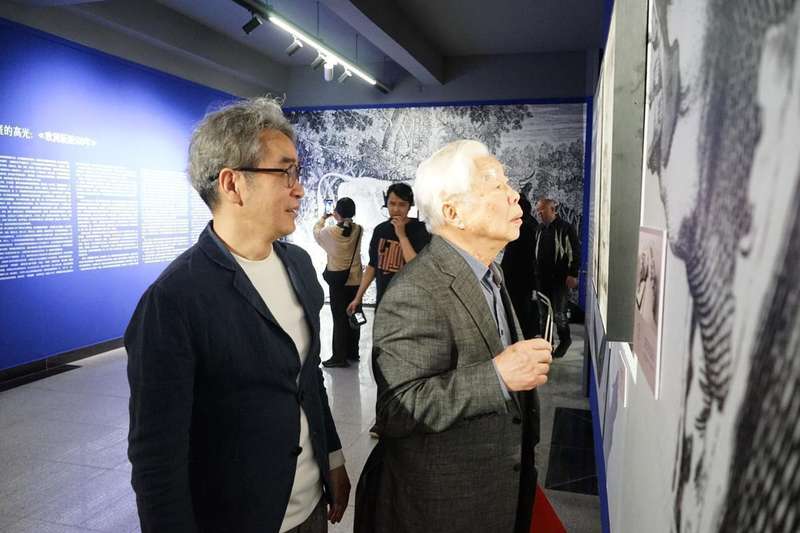 那个在画展里站了三个小时的老师,让我重新理解了“看见”这件事 文化旅游 那个在画展里站了三个小时的老师,让我重新理解了“看见”这件事 文化旅游